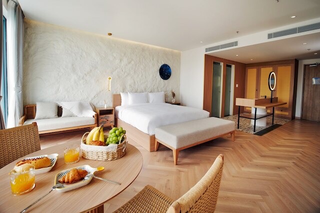 モナ ラグジュアリー アパートメント