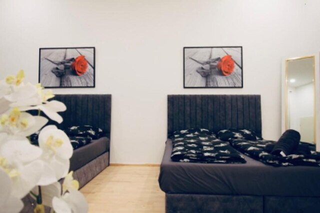 ラブリー ベッドルーム アパート ニア アウガルテン