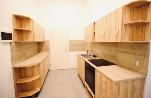 ラブリー ベッドルーム アパート ニア アウガルテン