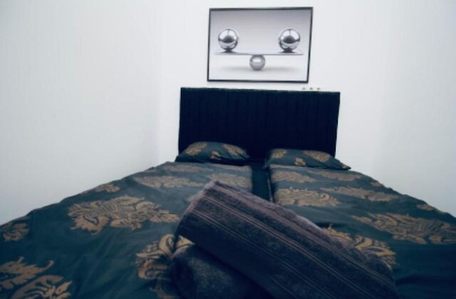 ラブリー ベッドルーム アパート ニア アウガルテン