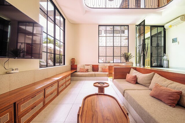 Elegant 4BR Seminyak Villa 10min From the Shore