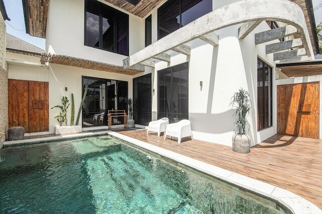 Elegant 4BR Seminyak Villa 10min From the Shore