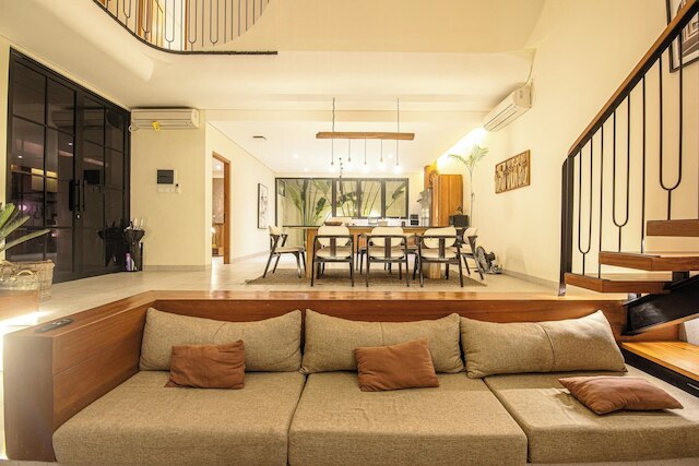 Elegant 4BR Seminyak Villa 10min From the Shore