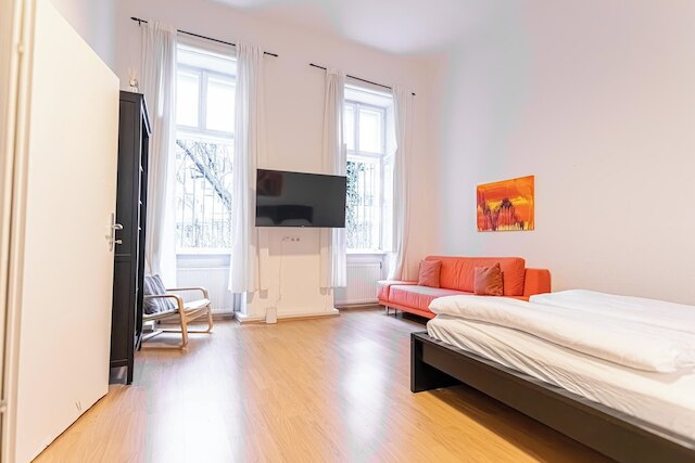 Cozy 2BR Apt With Great Connectivity