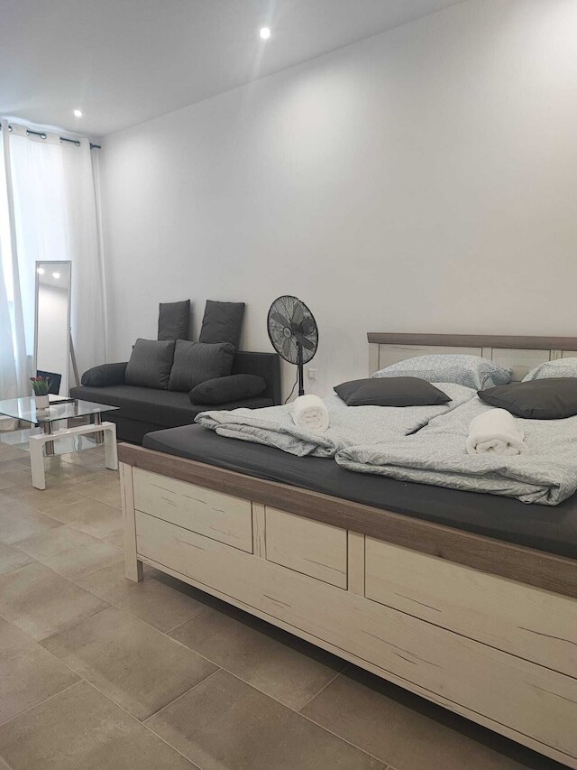 Modern 2BR Apartment In Prime Vienna