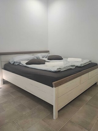 Modern 2BR Apartment In Prime Vienna