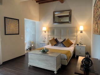 フローレンス アート アパートメンツ