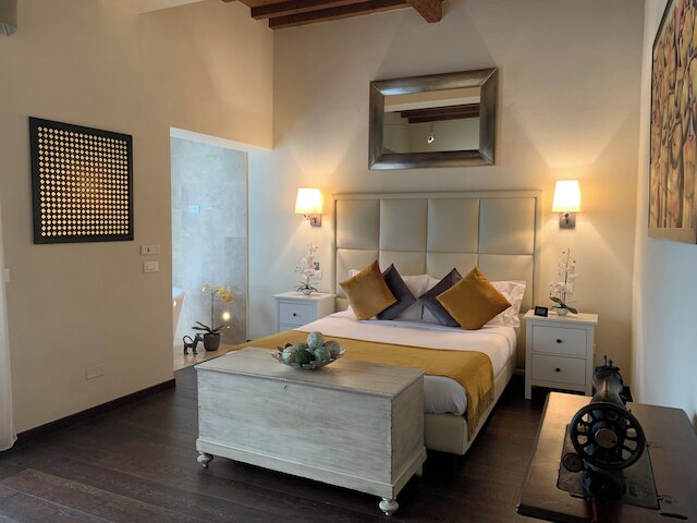 フローレンス アート アパートメンツ