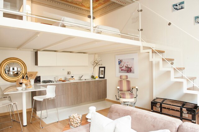 フローレンス アート アパートメンツ