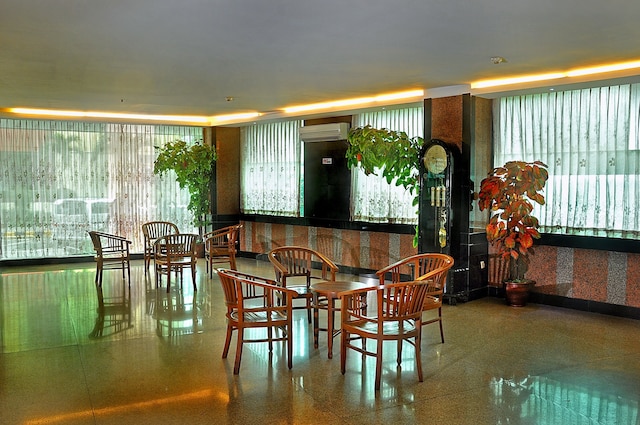 プラザ ホテル ハルコ マンガ ドゥア