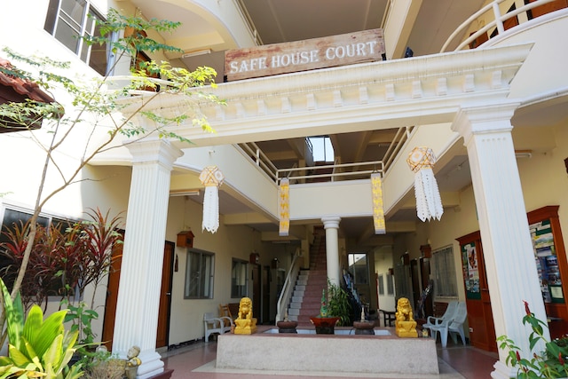 セーフ ハウス コート