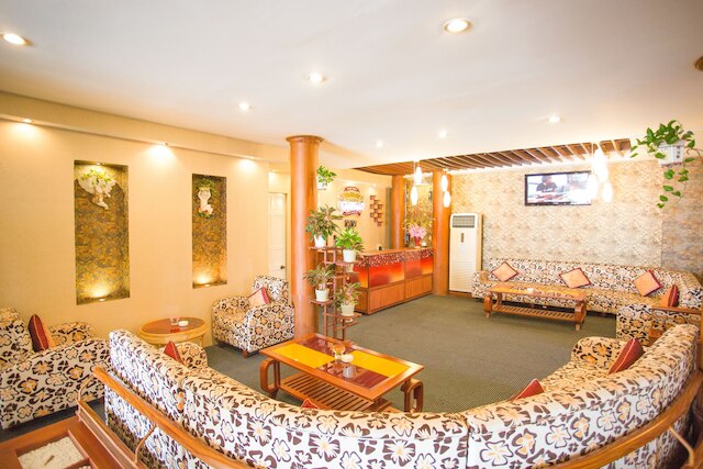 ロイヤル ホテル