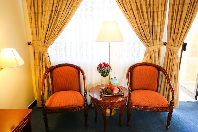 ロイヤル ホテル