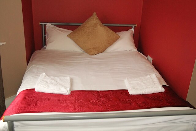 ロンドン オリンパス ホテル ニルヴァーナ