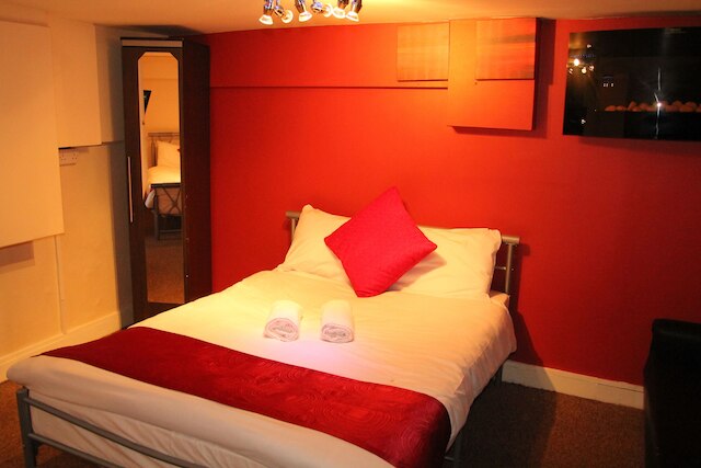 ロンドン オリンパス ホテル ニルヴァーナ