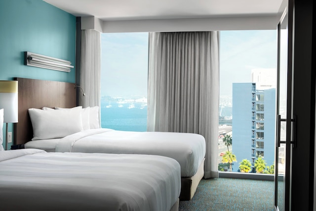 スプリングヒル・スイート・サンディエゴ・ダウンタウン／ベイフロント