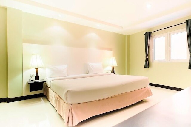 フォーティーン アゲイン ホテル