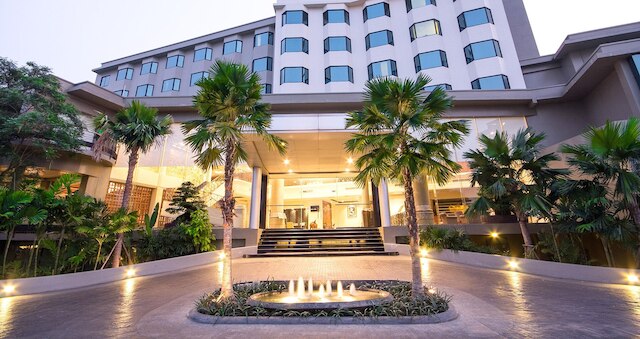 ザ グランド リバーサイド ホテル ピッサヌローク