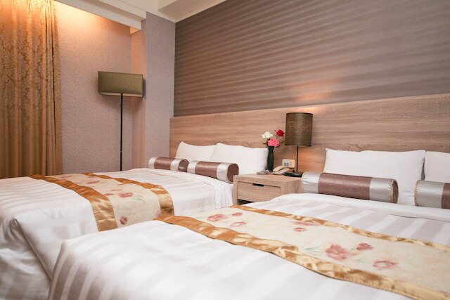 ユニーク ホリデイ ホテル