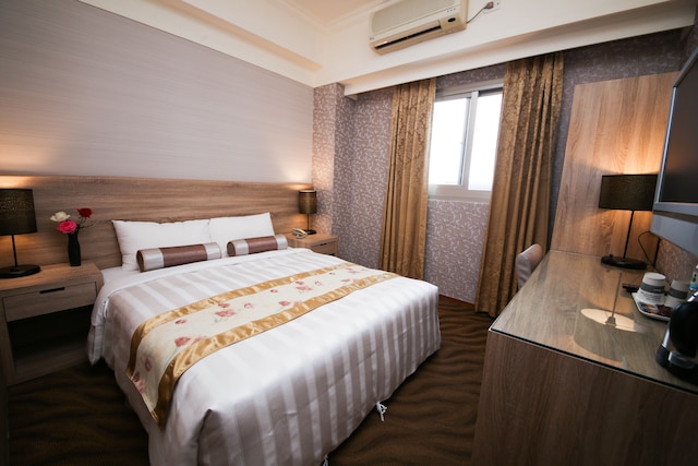 ユニーク ホリデイ ホテル