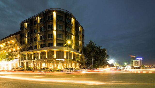 アーモンド ホテル バサック リバー