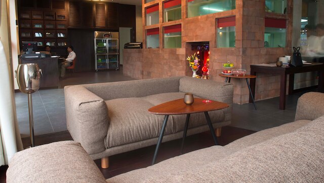 アーモンド ホテル バサック リバー