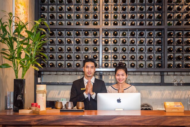 アーモンド ホテル バサック リバー