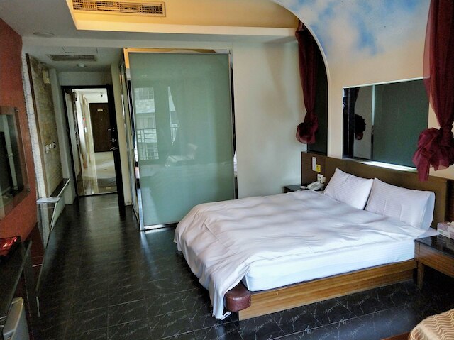 ハーバー エリート ホテル (碼頭精品旅店)