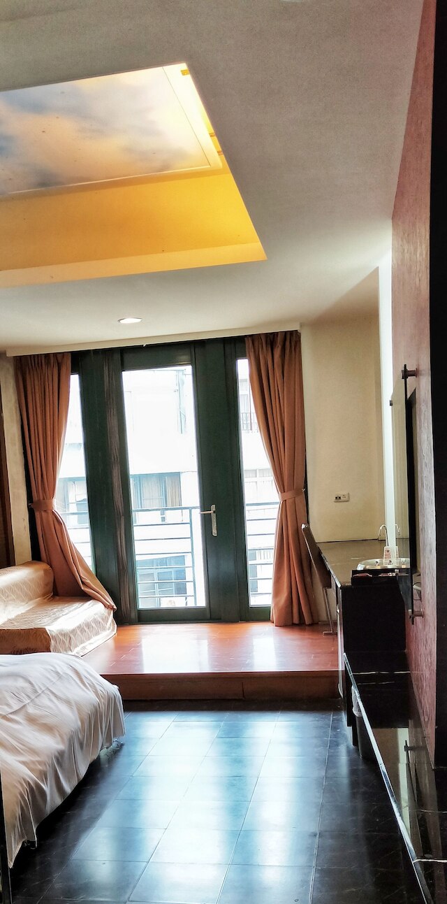 ハーバー エリート ホテル (碼頭精品旅店)