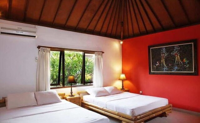 ユリ バンガローズ