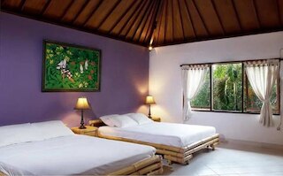 ユリ バンガローズ