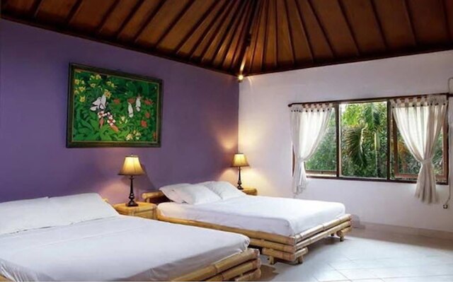 ユリ バンガローズ