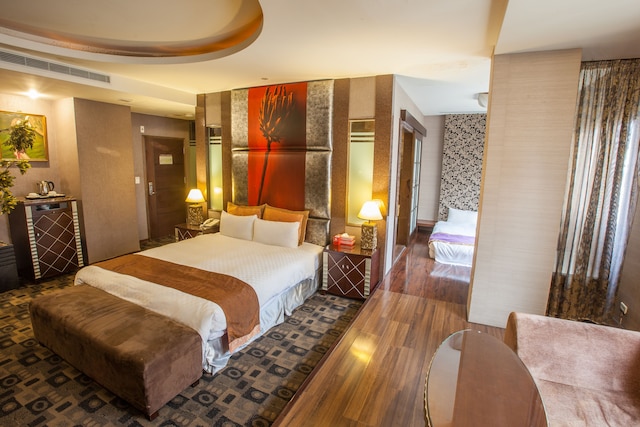 スプリング ブリーズ モーテル (春風時尚汽車旅館)