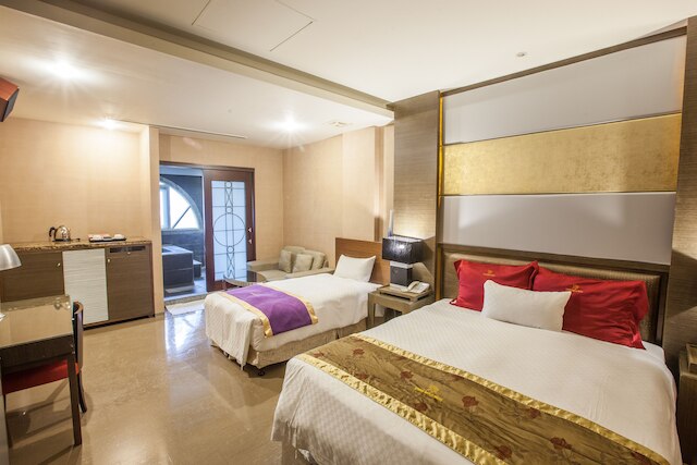 スプリング ブリーズ モーテル (春風時尚汽車旅館)