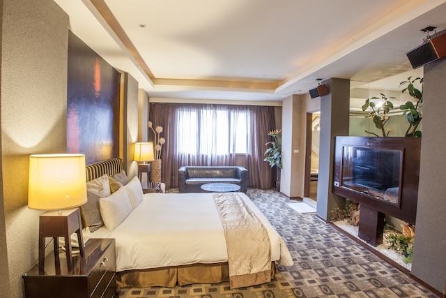 スプリング ブリーズ モーテル (春風時尚汽車旅館)