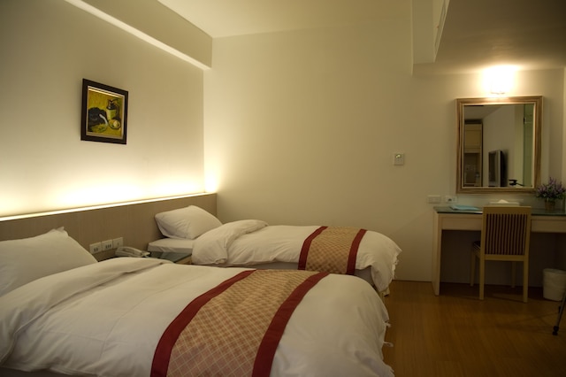 オーシャン ヒアリン ホテル (碧海藍天飯店)