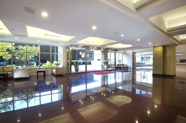 オーシャン ヒアリン ホテル (碧海藍天飯店)