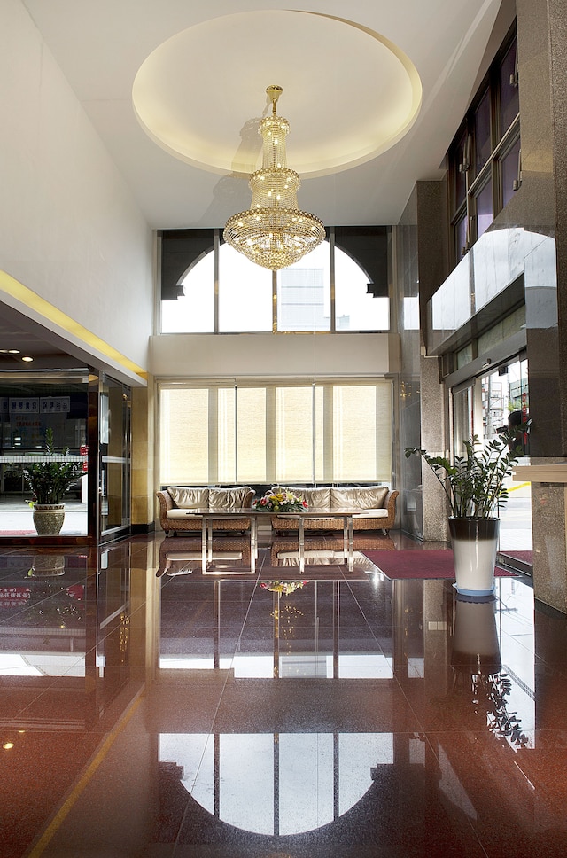 オーシャン ヒアリン ホテル (碧海藍天飯店)