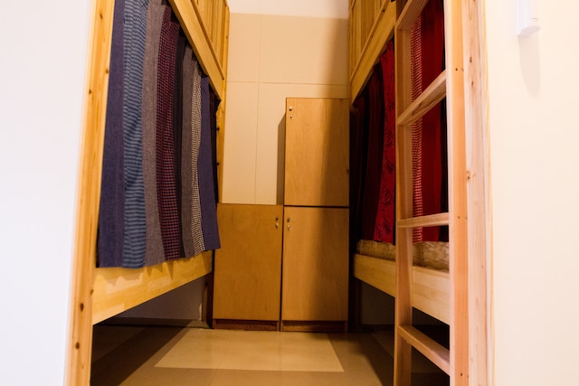 Hostel and Dining Tanga Table