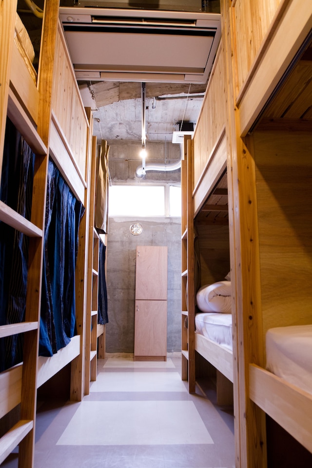 Hostel and Dining Tanga Table