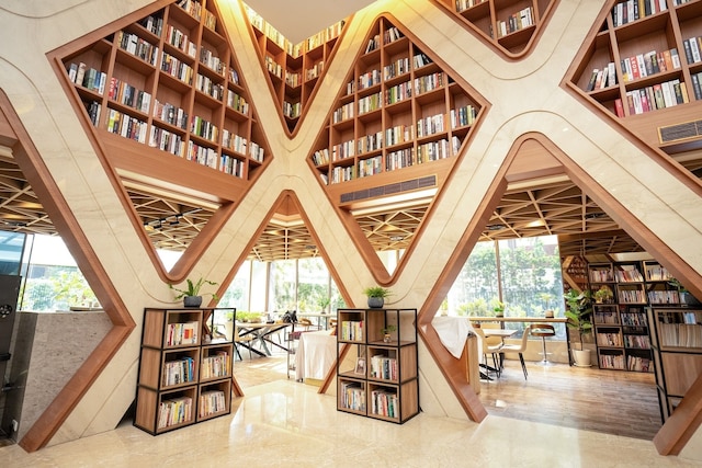 ホ ティ ホテル (賀緹酒店)