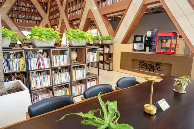 ホ ティ ホテル (賀緹酒店)