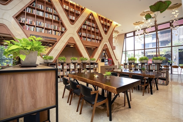 ホ ティ ホテル (賀緹酒店)