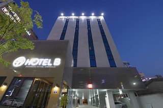 ホテル B