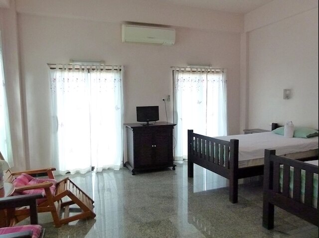 バーン ジョージズ ホテル