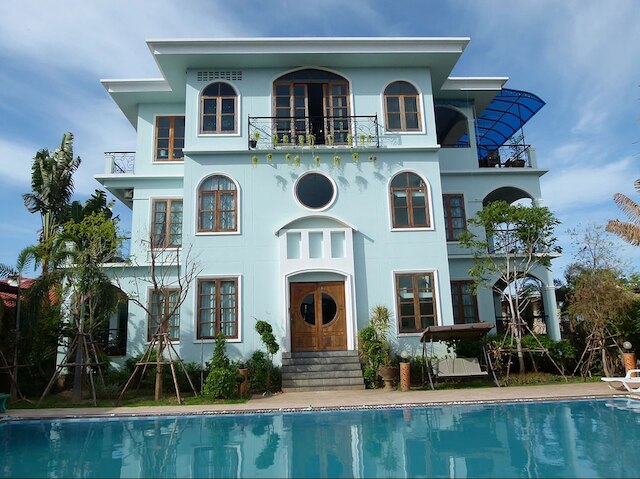 バーン ジョージズ ホテル