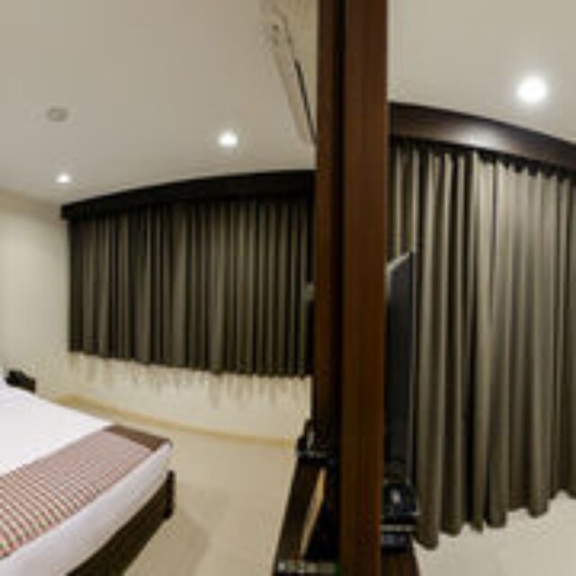 ザ パッド シーロム サービスド アパートメント