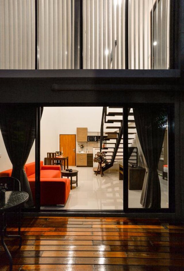 ザ パッド シーロム サービスド アパートメント