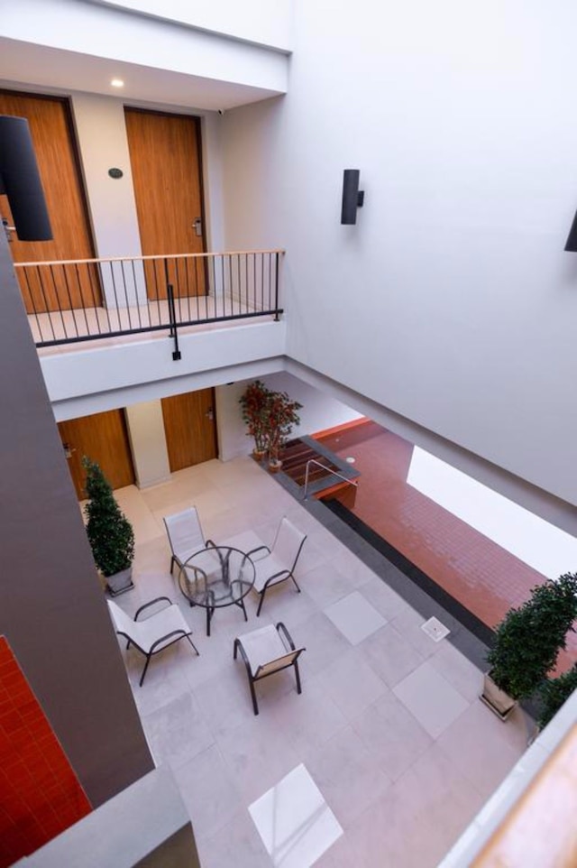 ザ パッド シーロム サービスド アパートメント