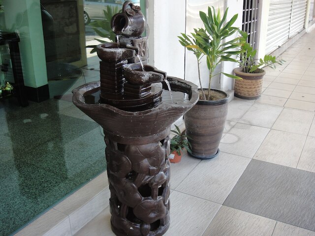 LSN ホテル タマン コノート